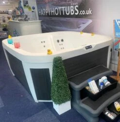 Off-Display (Cadnam) Happy 25 Lounge - 5 Person Plug & Play Hot Tub -Bathtub Spa Store cadnam happy 25