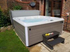 Hot Spring Flair - 6 Person Hot Tub -Bathtub Spa Store flair2