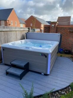 Hot Spring Flair - 6 Person Hot Tub -Bathtub Spa Store flair4