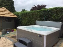 Hot Spring Flash - 7 Person Hot Tub 19 Hot Spring Flash - 7 Person Hot Tub -Bathtub Spa Store photo 2019 05 31 18 02 56