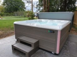 Hot Spring Pulse - 7 Person Hot Tub 17 Hot Spring Pulse - 7 Person Hot Tub -Bathtub Spa Store photo 2019 08 08 14 13 15