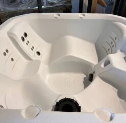 Off-Display (Redditch) Happy 25 Lounge - 5 Person Plug & Play Hot Tub -Bathtub Spa Store redditch happy 5